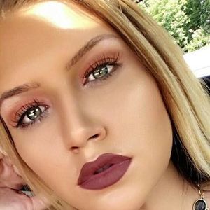 Meet your Posher, Devin